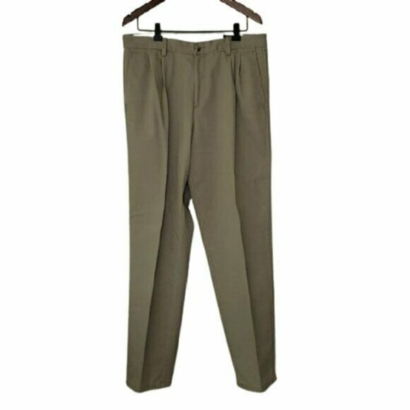 levi Strauss Pleated Khakis Chino Tan Classic Fit Straight Leg Size 34 x 34 - Picture 2 of 9